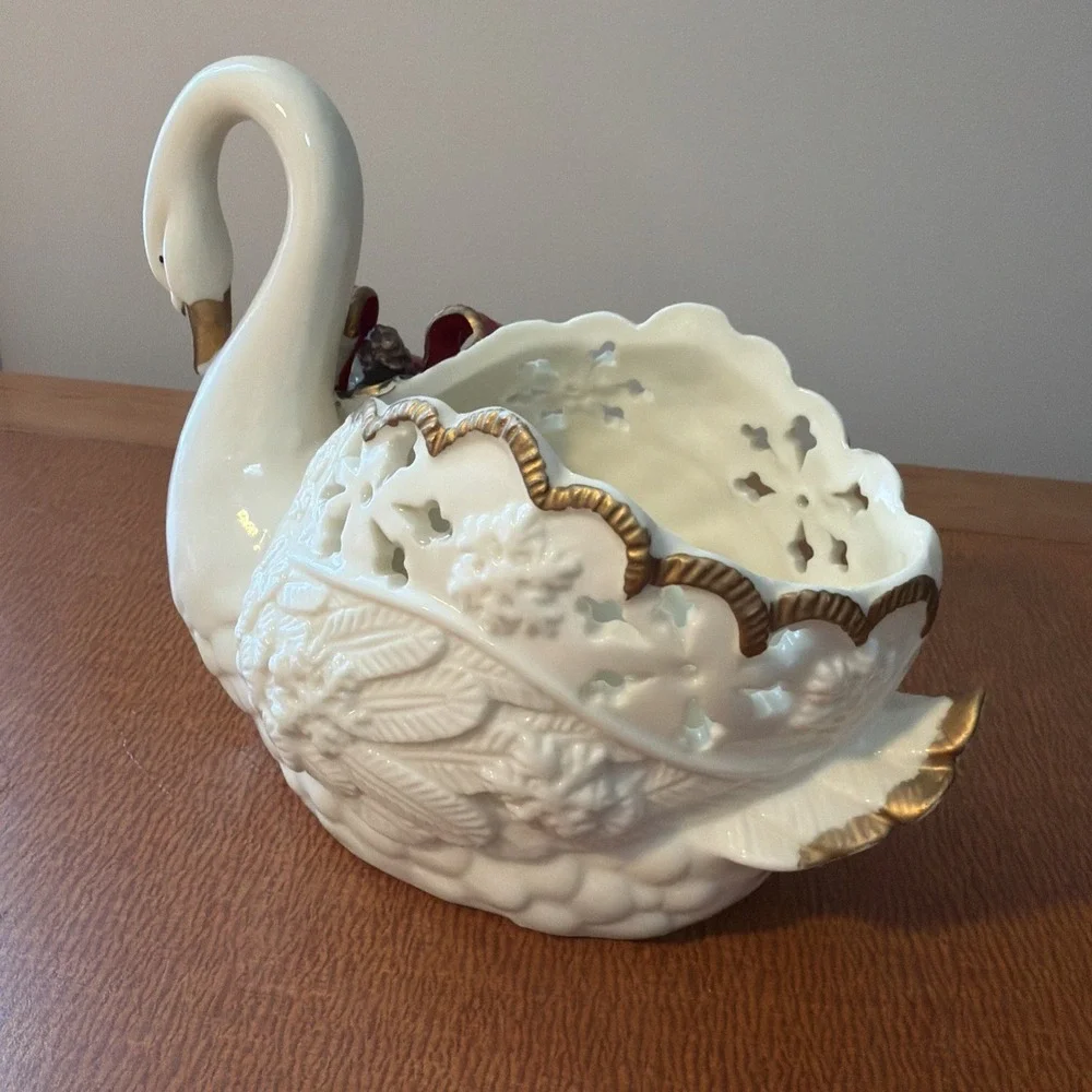 Vintage Swan Sleigh Planter Christmas Gold Accents 6.5
